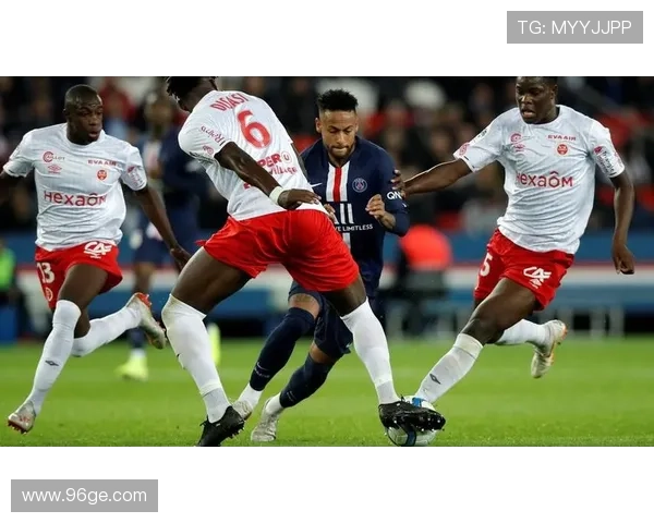 申花双将临危受命掌中场大权